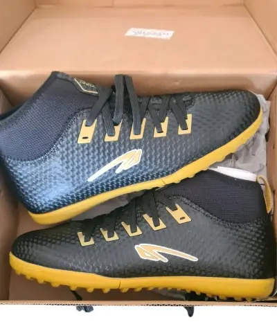 Zapatillas de futbol  negras talla 36 - miniatura 2