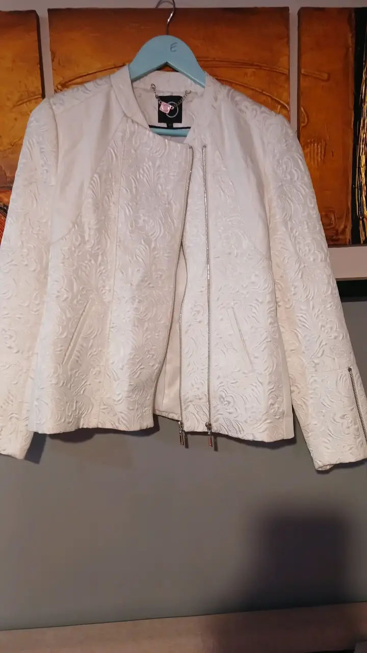 Chaqueta duseños blanca - 3