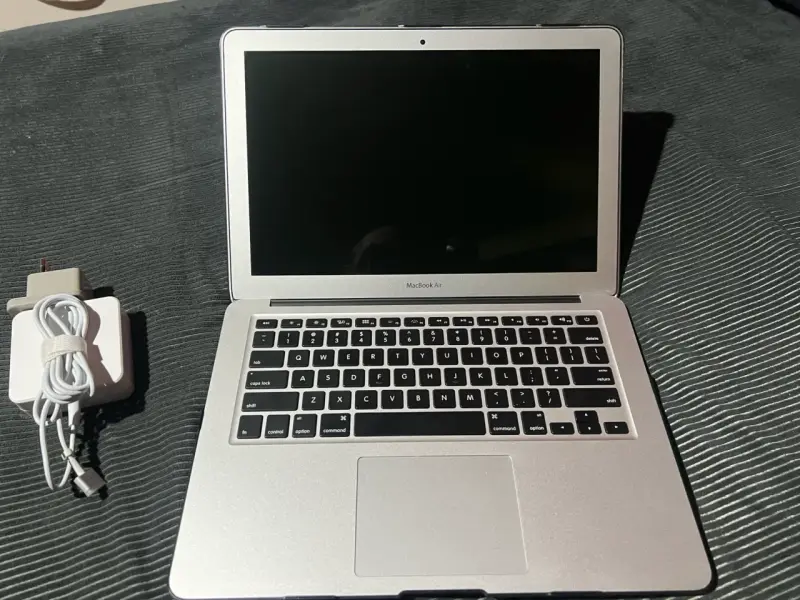 Macbook air 13’ - 3