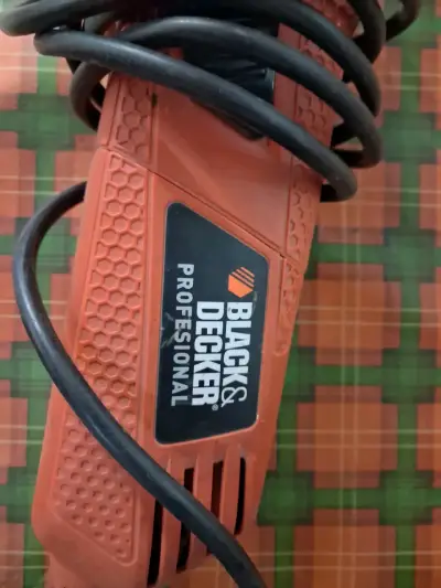 Esmeriladora Black & Decker 800W - miniatura 4