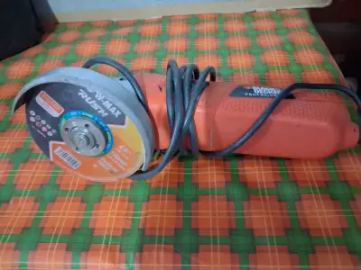 Esmeriladora Black & Decker 800W - miniatura 5