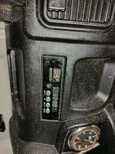Auto eléctrico juguete Raptor blanco - miniatura 3
