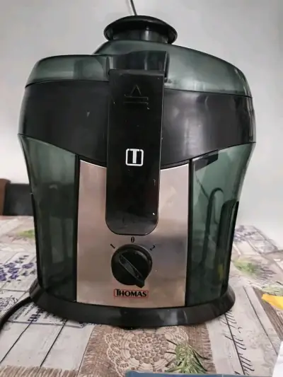 Extractor de jugos marca thomas - miniatura 2