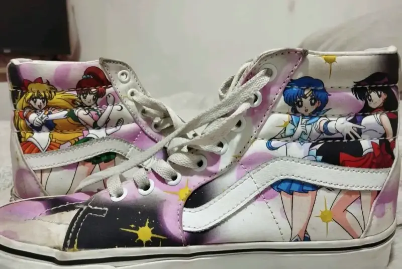 Zapatillas Vans x Sailor Moon edición especial - 3
