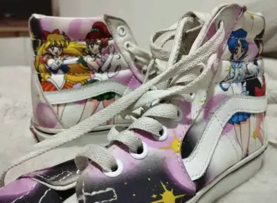 Zapatillas Vans x Sailor Moon edición especial - miniatura 5