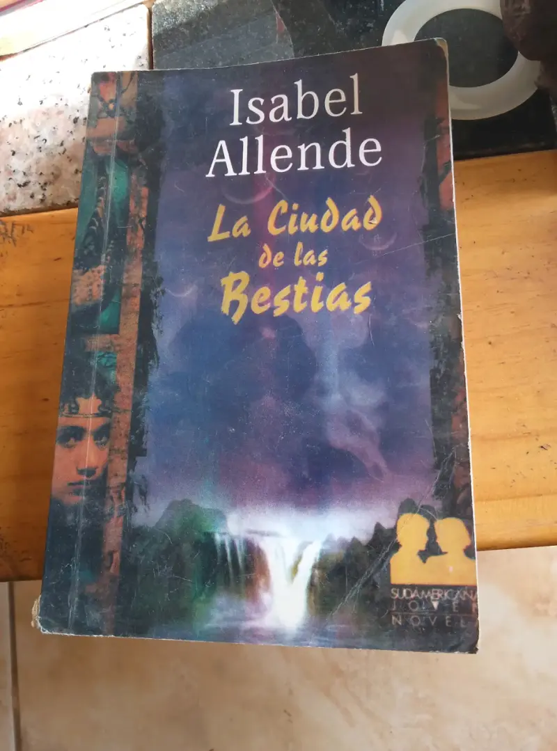 Libro 'La Ciudad de las Bestias'