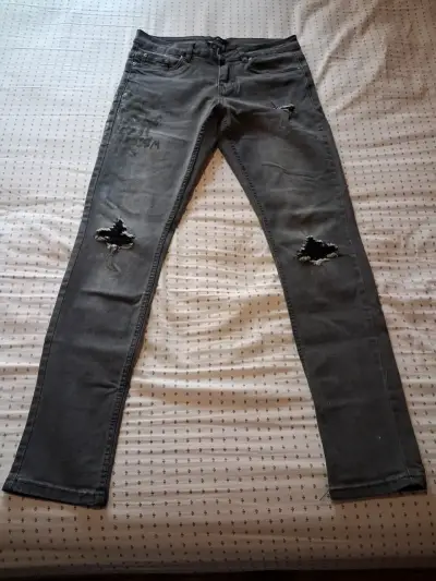Jeans colores varios rotos para hombre - miniatura 1
