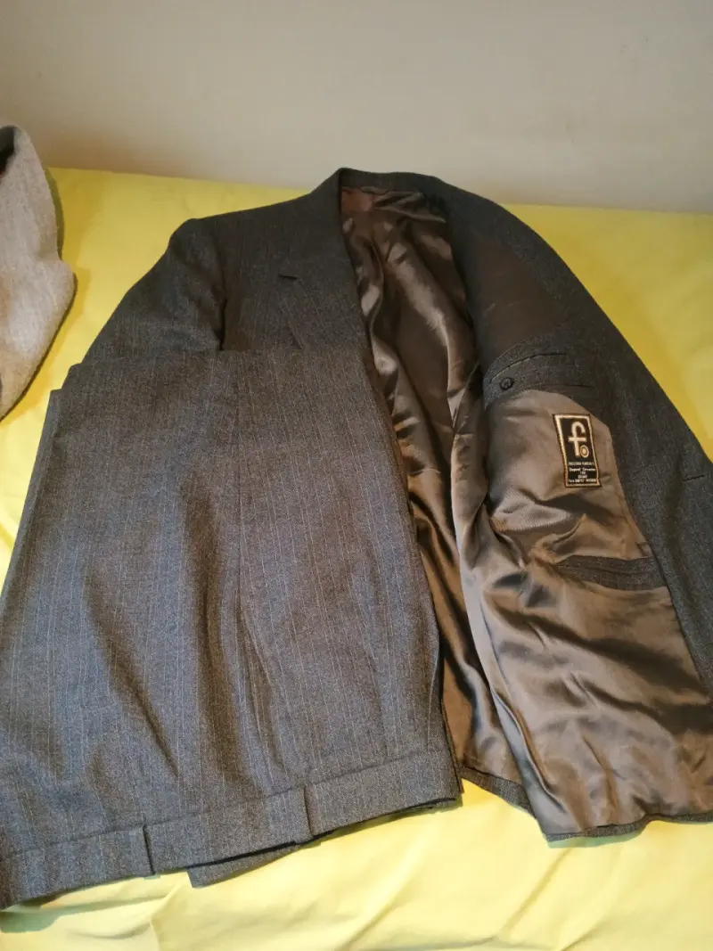 Traje formal gris clásico - 2