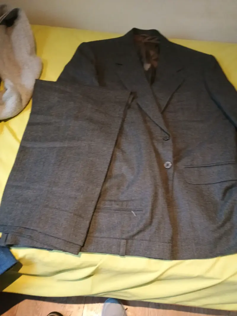 Traje formal gris clásico - 3