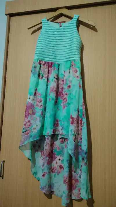 Vestido floral turquesa asimétrico - miniatura 1