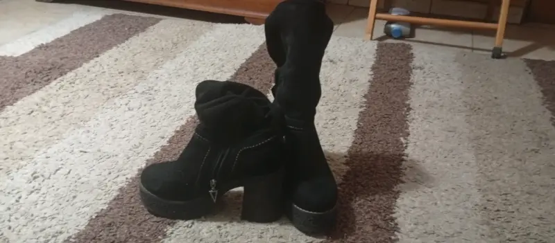 Botines negros de gamuza