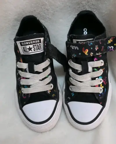 Zapatillas Converse negras con diseño floral - miniatura 3