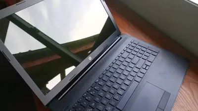 Notebook HP en buen estado - miniatura 2