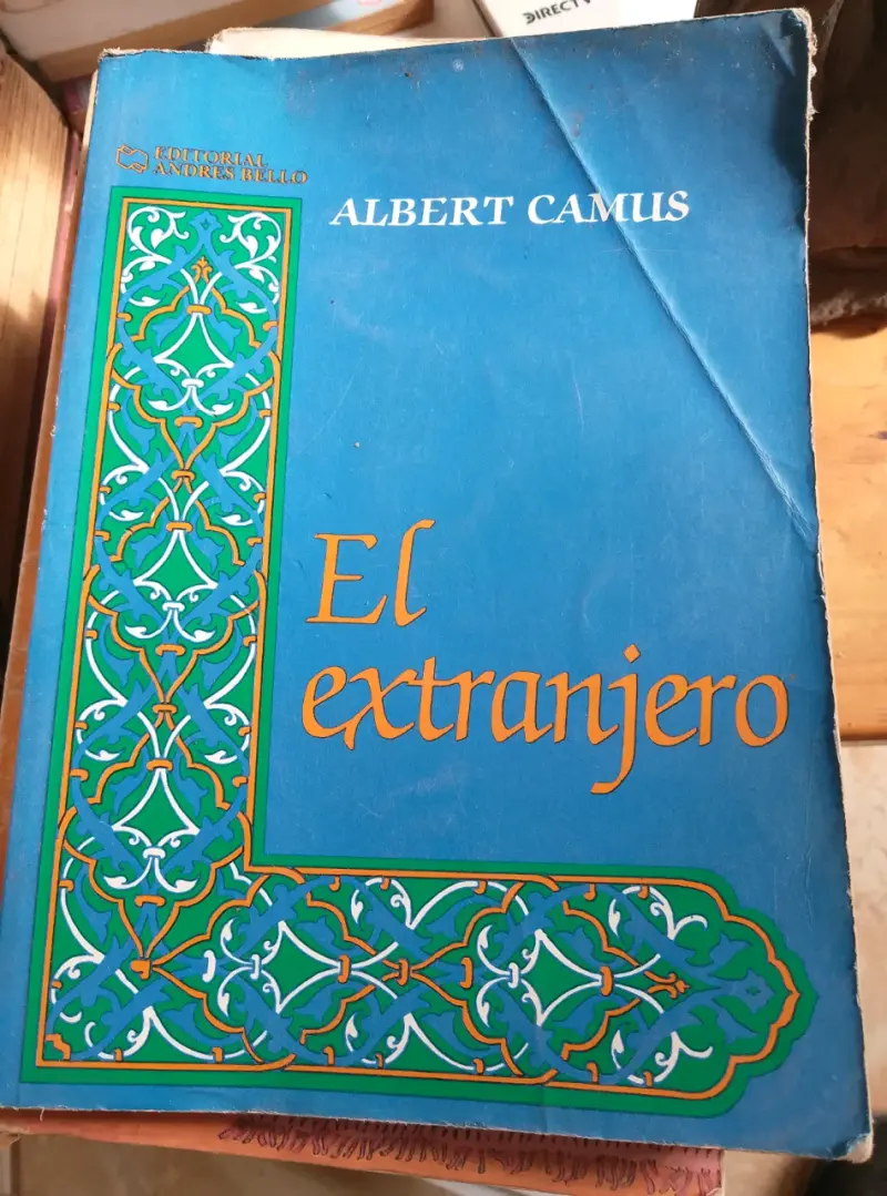Libro 'El extranjero' Albert Camus