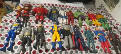 Lote de figuras de acción - miniatura 1