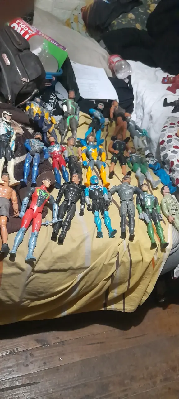 Lote de figuras de acción - 2