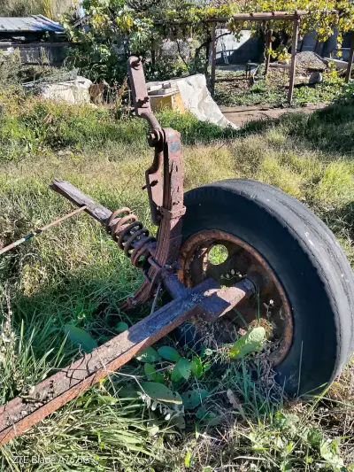 Arado de hierro antiguo - miniatura 5