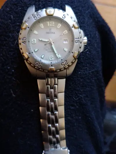 Reloj Festina metálico - miniatura 1
