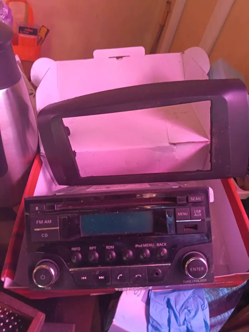 Radio de auto con CD y USB