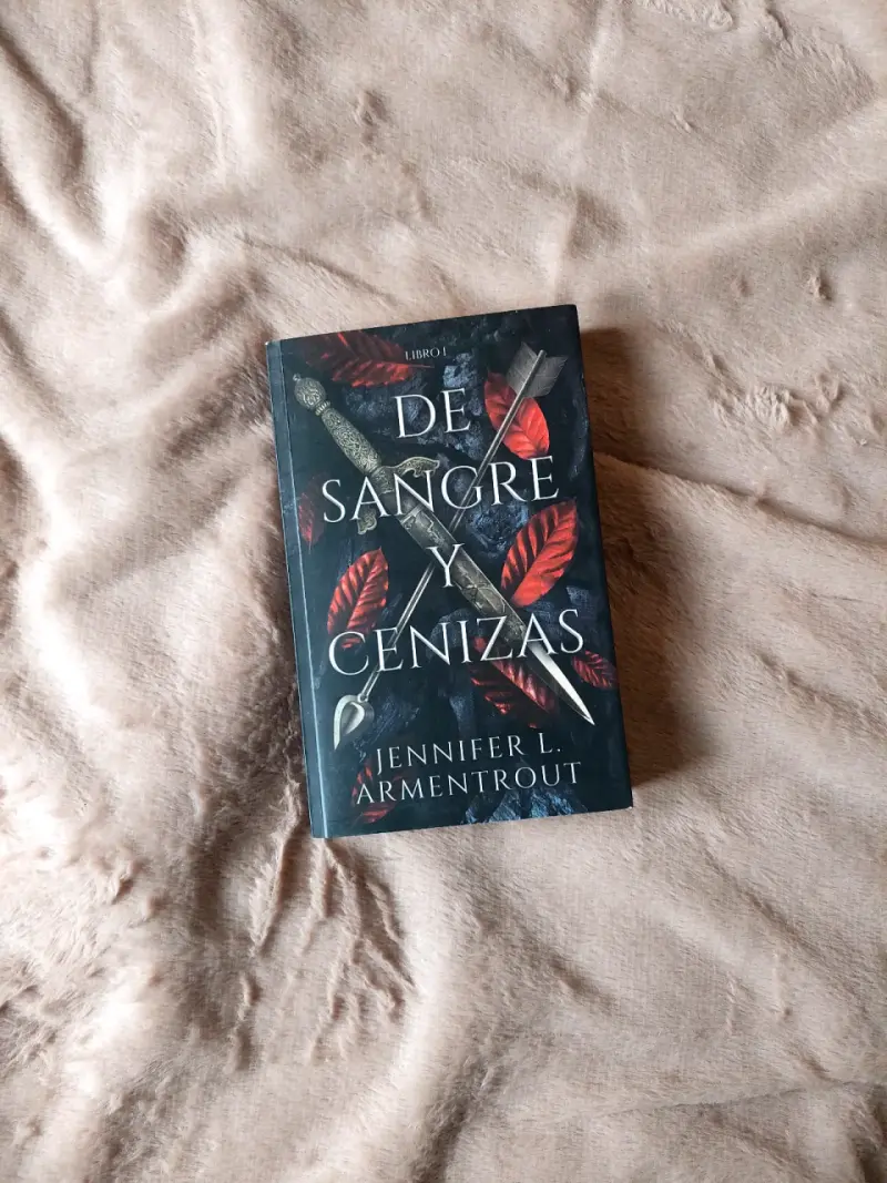 Libro 'De Sangre y Cenizas'
