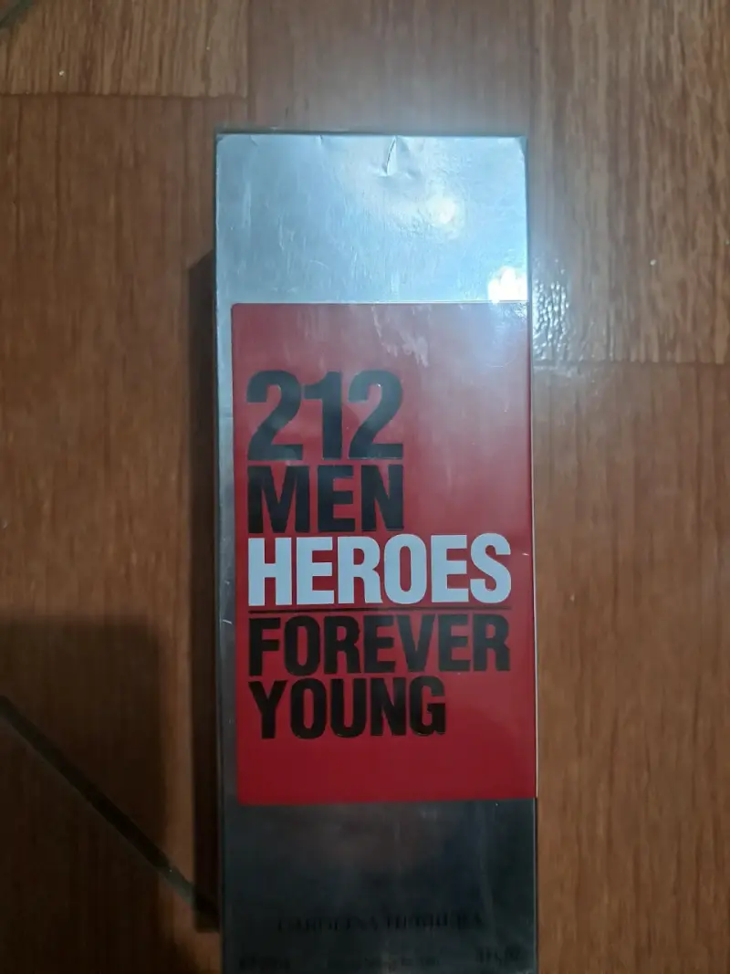 Perfume Carolina Herrera 212 Men Heroes - 1