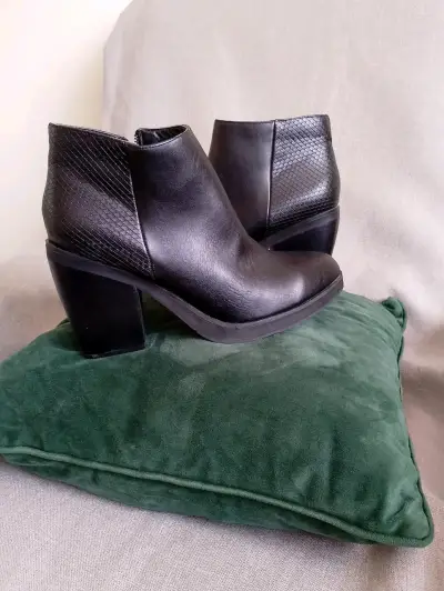 Botines negros - miniatura 1