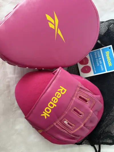 Pads de boxeo Reebok rosados - miniatura 1