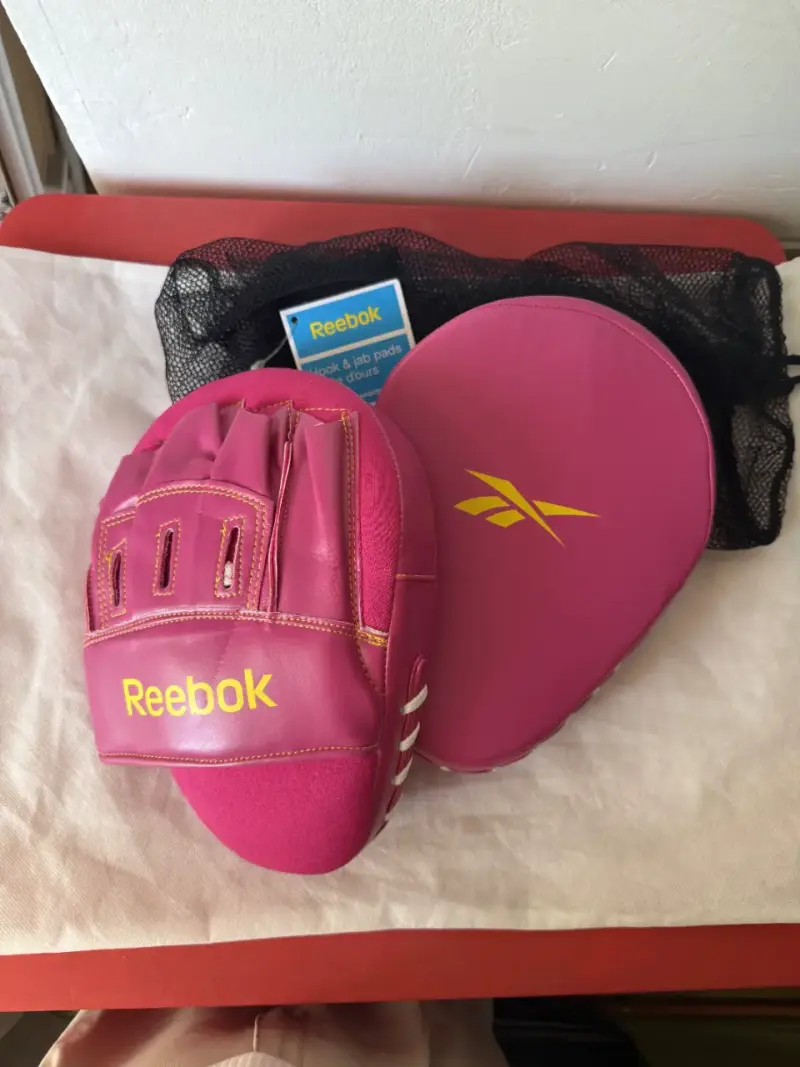 Pads de boxeo Reebok rosados - 2