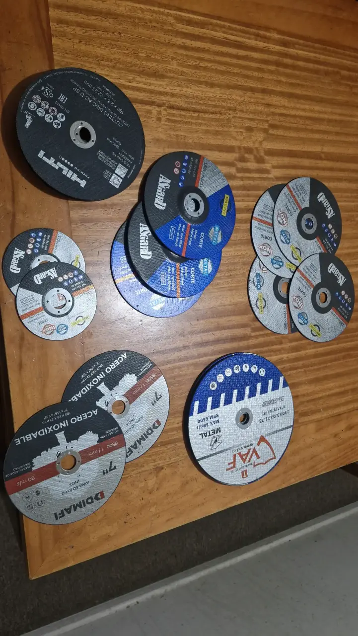 Discos de cortes y taladro percutor - 4