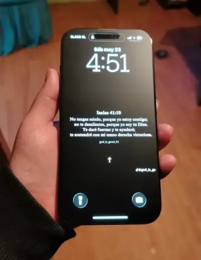 iPhone gris oscuro en buen estado - miniatura 2