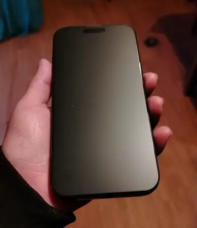 iPhone gris oscuro en buen estado - miniatura 3