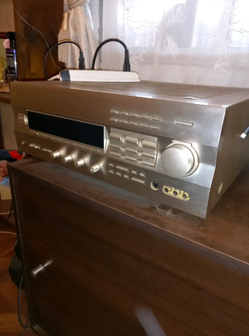 Receptor amplificador Yamaha plateado - 4