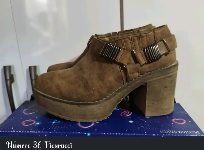 Botines de taco alto marrón