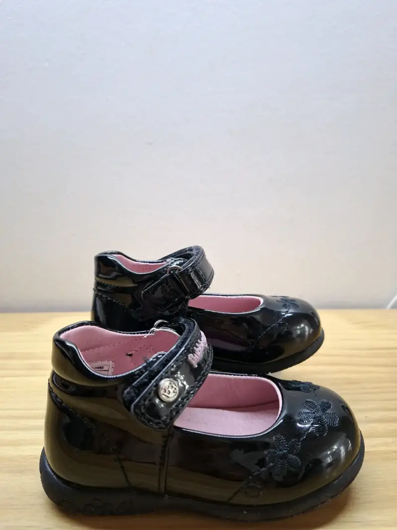 Zapatos negros charol para niñas - 1