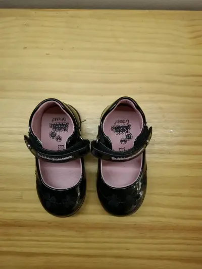 Zapatos negros charol para niñas - miniatura 6