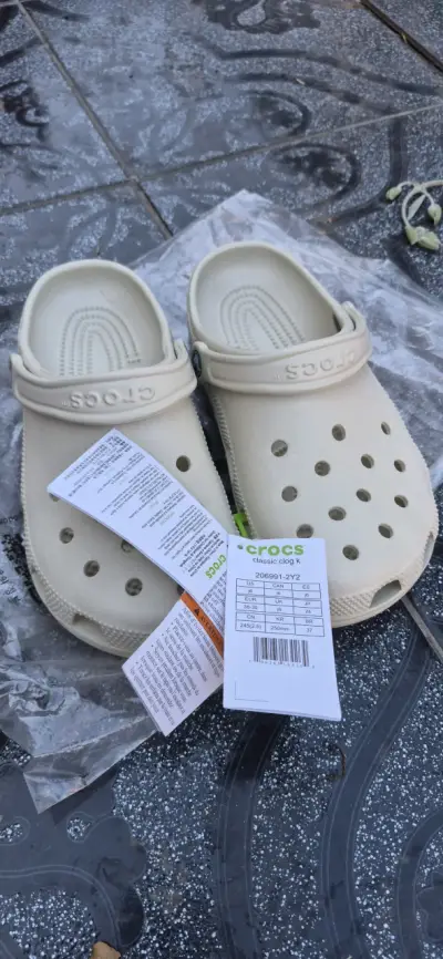 Sandalias Crocs clásicas moradas - miniatura 2