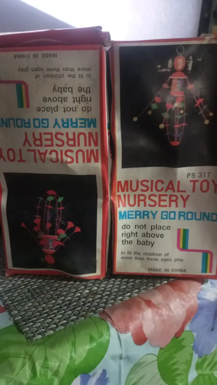 Juguete musical de cuna
