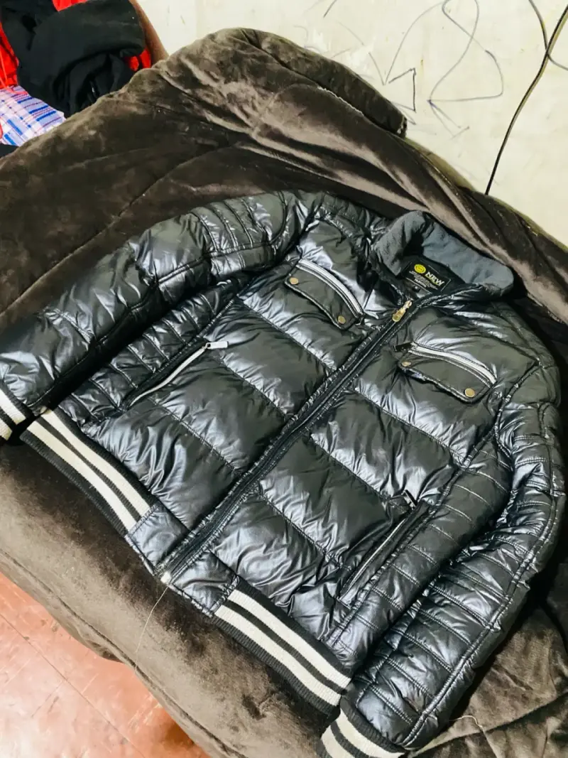 Chaqueta acolchada negra - 1