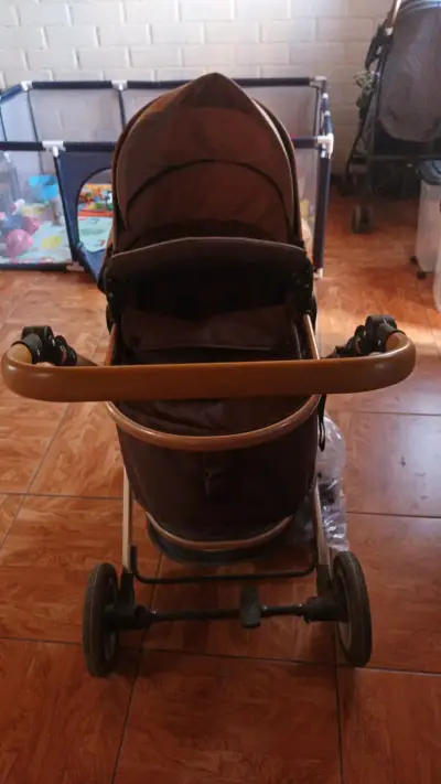 Coche para bebé marrón - miniatura 2
