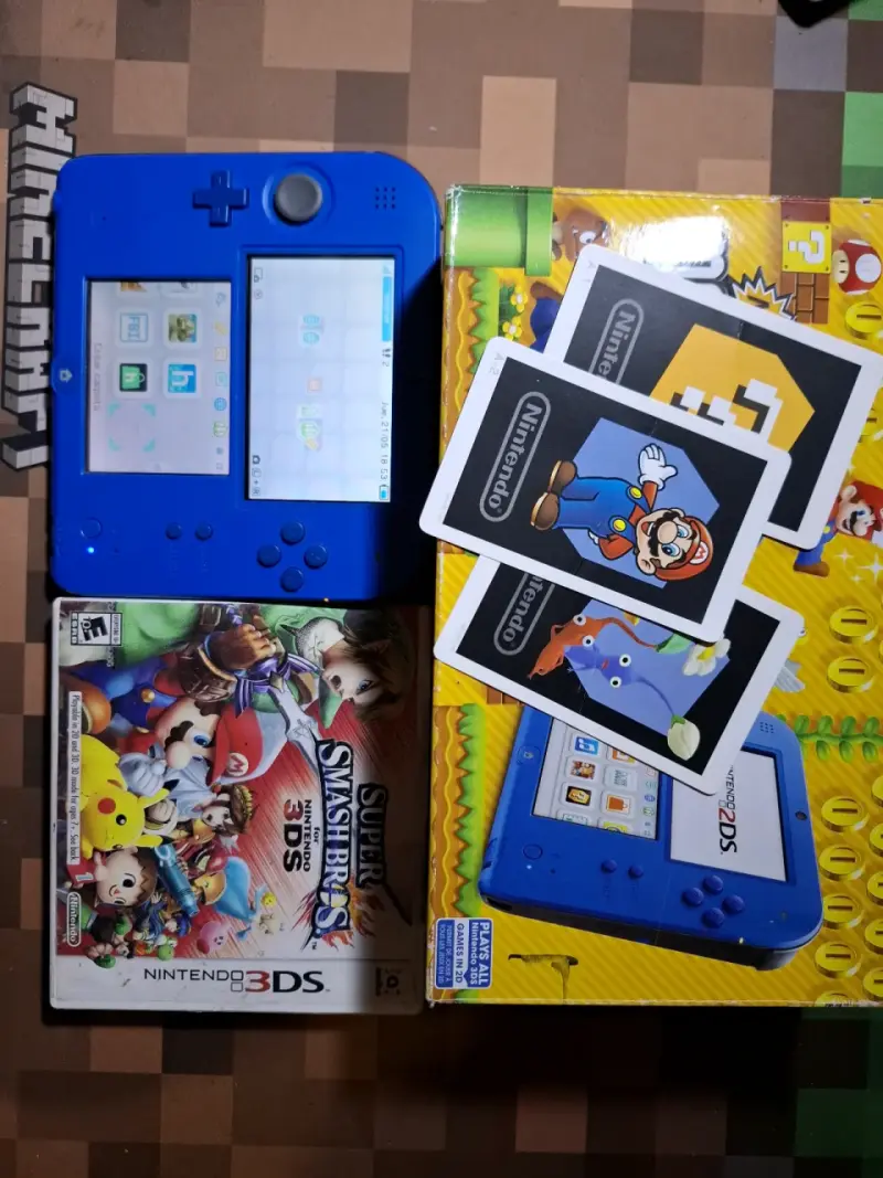 Nintendo 2DS desbloqueada + Smash Bros + caja - 1