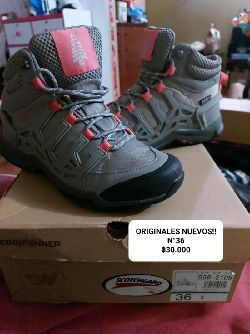 Botas trekking gris nuevas