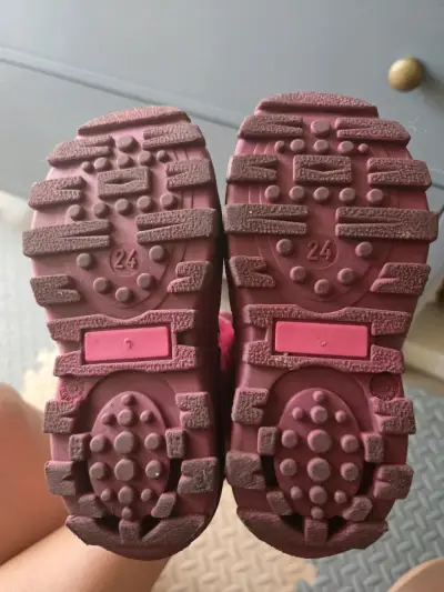 Botas infantiles fucsias impermeables - miniatura 3