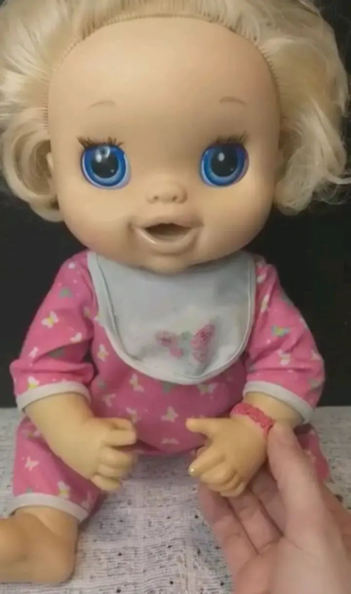Muñeca bebé interactiva Baby Alive en español