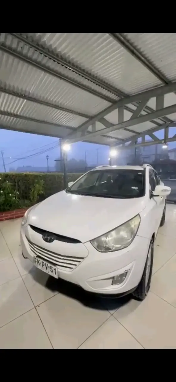 SUV blanco en buen estado - 5
