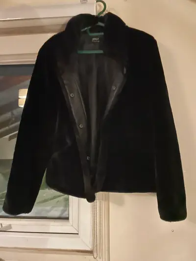 Chaqueta de efecto piel como nueva - miniatura 1