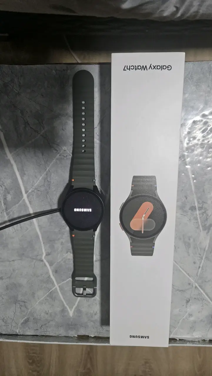 Reloj inteligente negro deportivo - 2