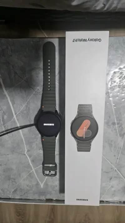 Reloj inteligente negro deportivo - miniatura 2