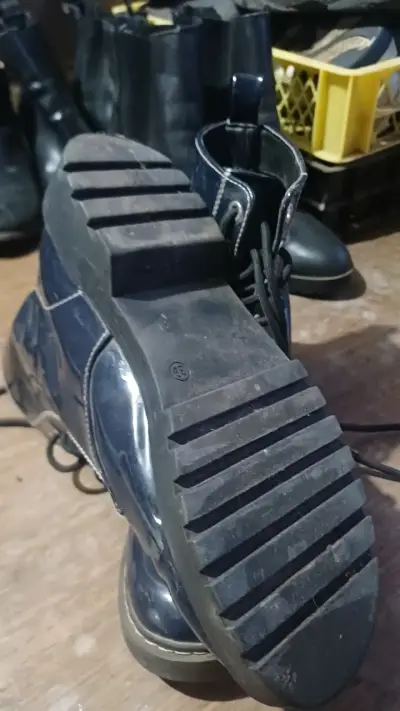 Botas azul marino simil cuero con cordones - miniatura 2