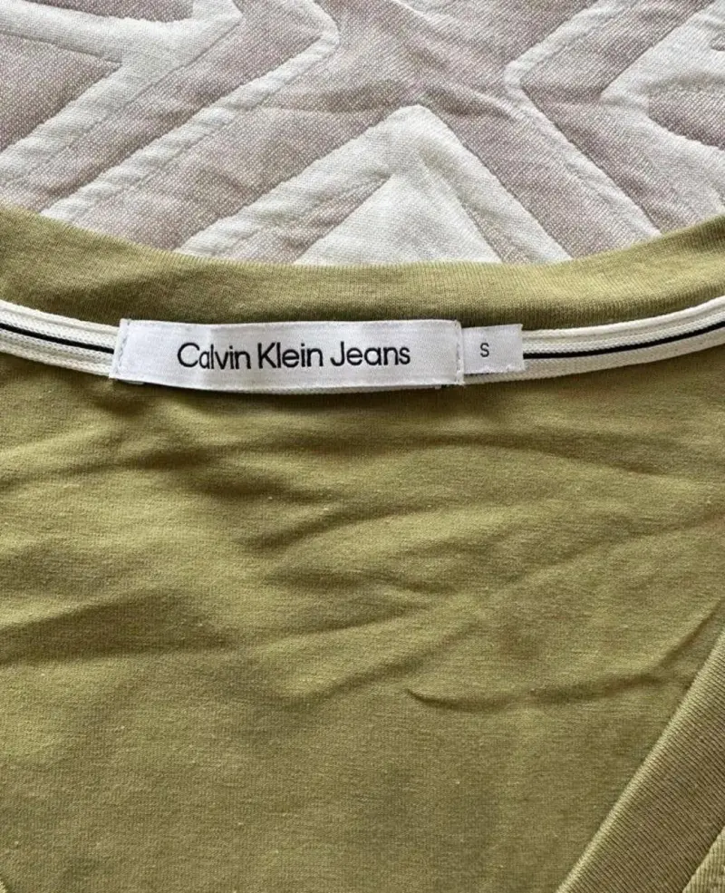 Polera verde Calvin Klein - 2