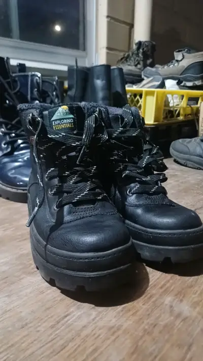 Botas negras forradas niño nro 30 - miniatura 1